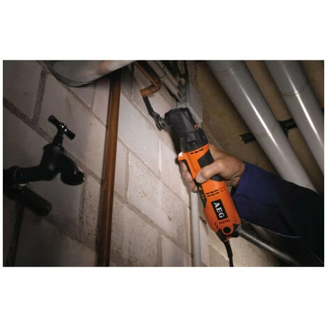 Outil Multifonction AEG 300W - OMNI300-KIT5 - Noir Et Orange 5 Outil Multifonction AEG 300W - OMNI300-KIT5 - Noir Et Orange – Image 3